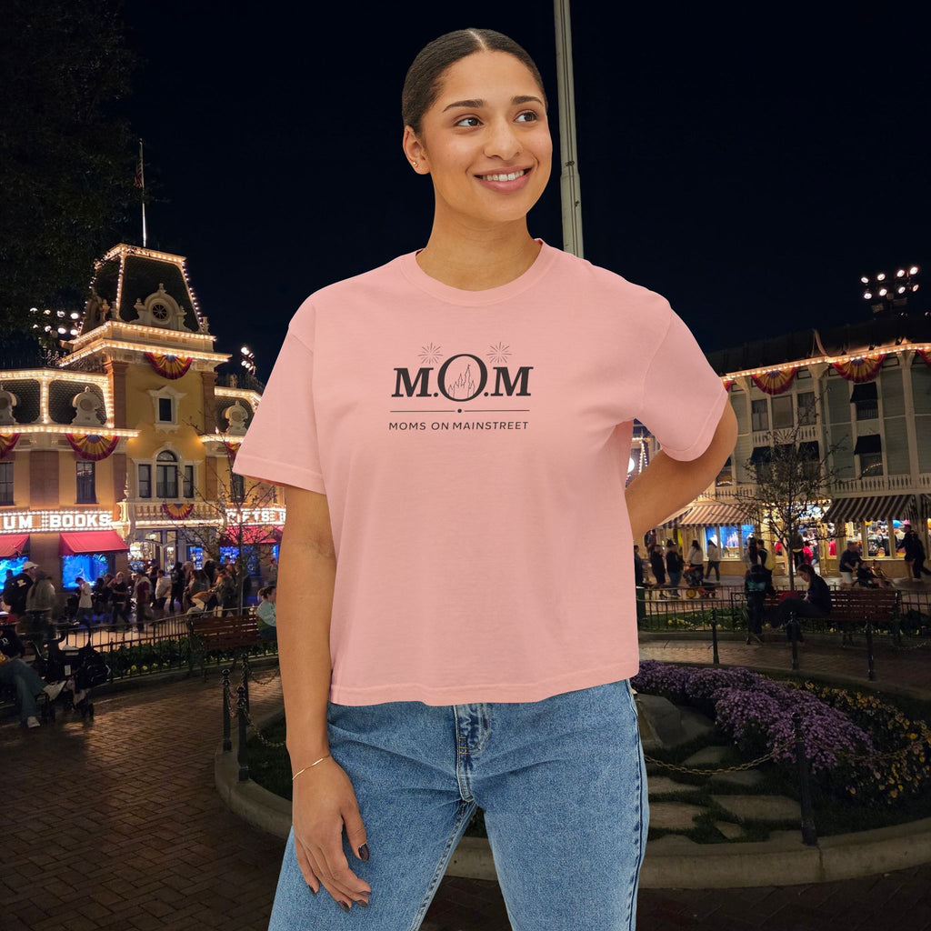 Moms on Mainstreet - Her favorite Boxy Tee